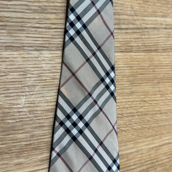 Burberry classic check silk tie - Picture 6 of 6